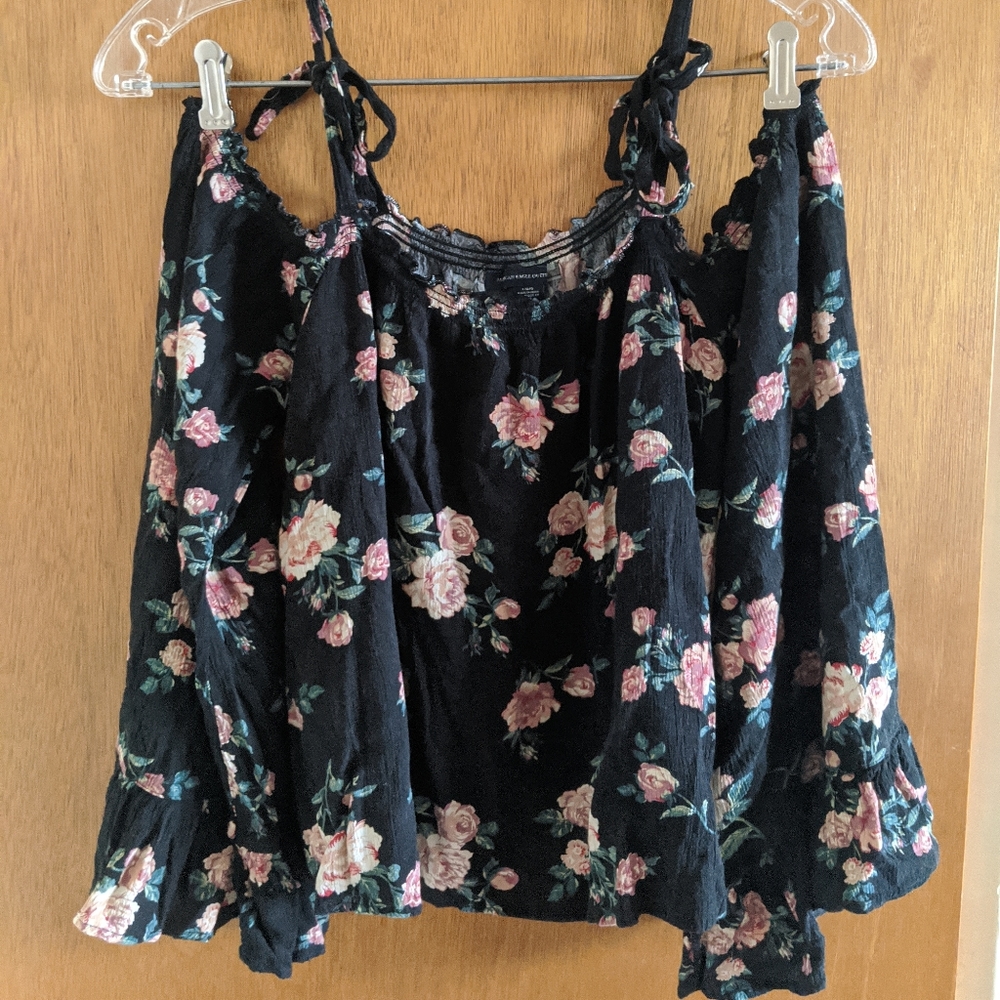 AEO open shoulder flowy floral top